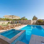-pool With Whirpool And Waterfall Near Sandy - By Traveler Tourist Agency Krk Id 2174 *