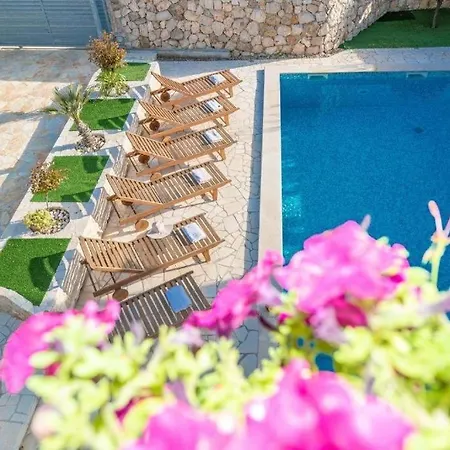 -pool With Whirpool And Waterfall Near Sandy - By Traveler Tourist Agency Krk Id 2174 * Vir