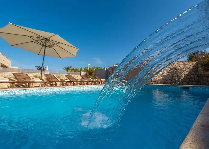 -pool With Whirpool And Waterfall Near Sandy - By Traveler Tourist Agency Krk Id 2174 *