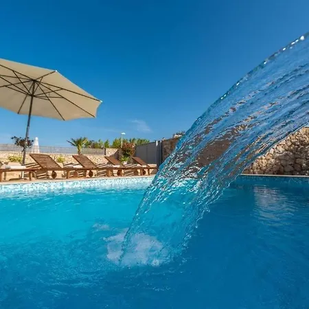 -pool With Whirpool And Waterfall Near Sandy - By Traveler Tourist Agency Krk Id 2174 *
