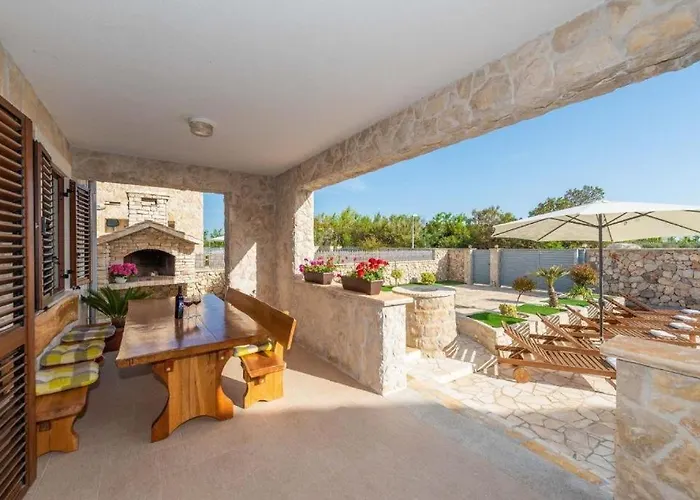 -pool With Whirpool And Waterfall Near Sandy - By Traveler Tourist Agency Krk Id 2174 Vila Vir